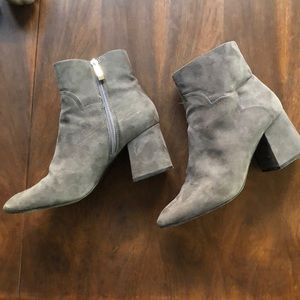 *FIRM* Zara Scalloped Booties